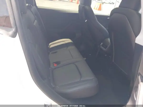 7SAYGDEE8PA034371 2023 TESLA MODEL Y - Image 8