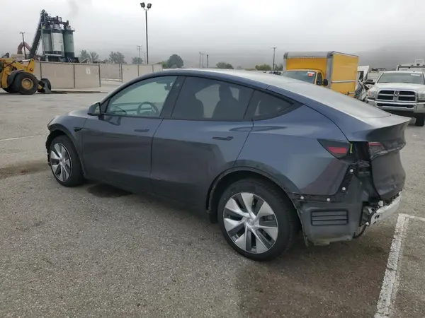 7SAYGDEE8PA035021 2023 TESLA MODEL Y - Image 2