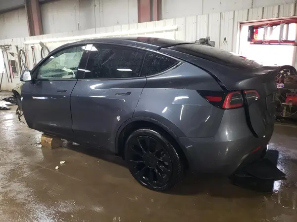 7SAYGDEE8PA039750 2023 TESLA MODEL Y - Image 2