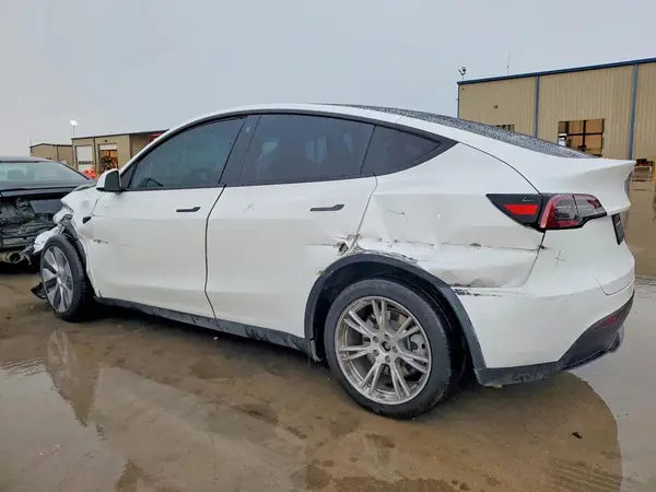 7SAYGDEE8PA053065 2023 TESLA MODEL Y - Image 2