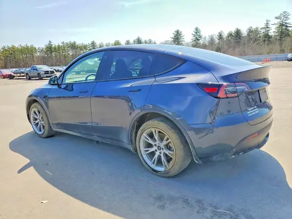 7SAYGDEE8PA054815 2023 TESLA MODEL Y - Image 2