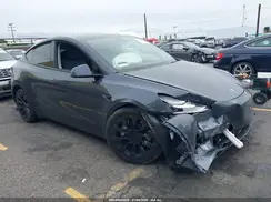 7SAYGDEE8PA055656 2023 TESLA MODEL Y