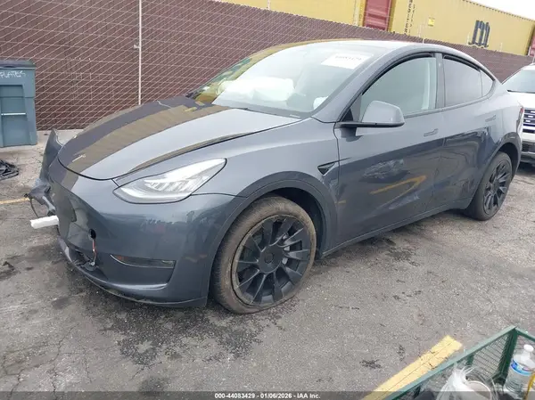7SAYGDEE8PA055656 2023 TESLA MODEL Y - Image 2