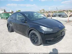 7SAYGDEE8PA055902 2023 TESLA MODEL Y
