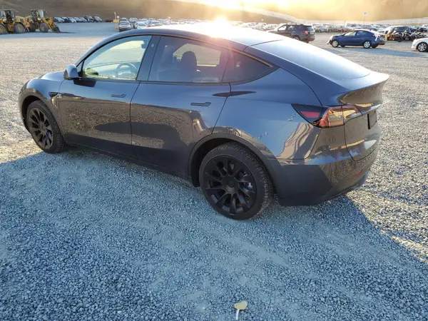 7SAYGDEE8PA056192 2023 TESLA MODEL Y - Image 2