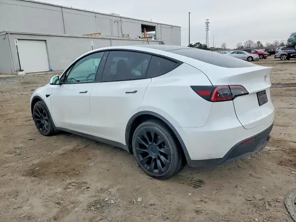 7SAYGDEE8PA058203 2023 TESLA MODEL Y - Image 2