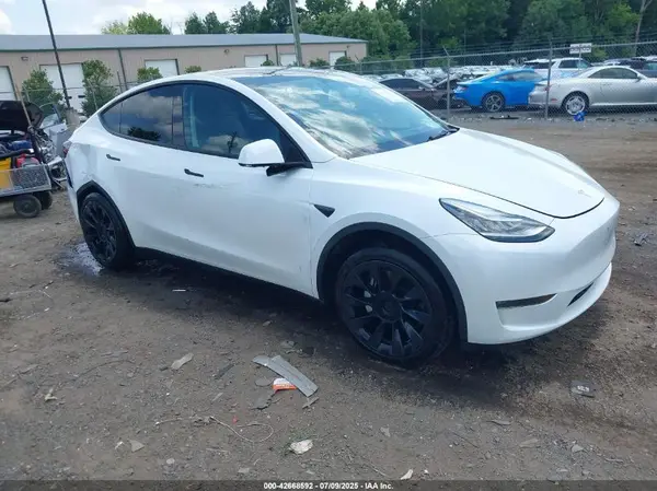 7SAYGDEE8PA059111 2023 TESLA MODEL Y - Image 1