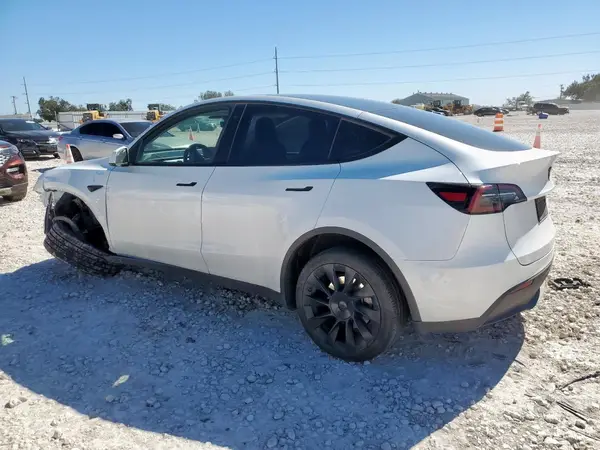 7SAYGDEE8PA061778 2023 TESLA MODEL Y - Image 2