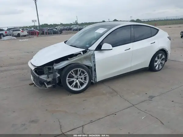 7SAYGDEE8PA062574 2023 TESLA MODEL Y - Image 2