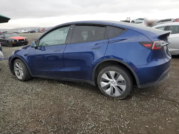 7SAYGDEE8PA064938 2023 TESLA MODEL Y - Image 2
