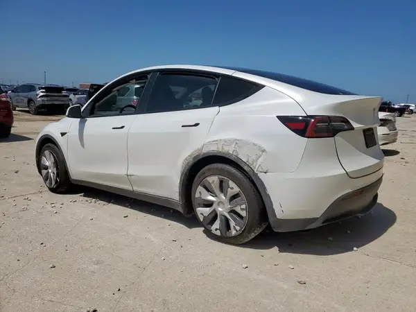 7SAYGDEE8PA069038 2023 TESLA MODEL Y - Image 2