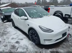 7SAYGDEE8PA071727 2023 TESLA MODEL Y
