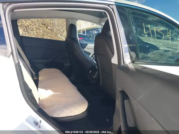 7SAYGDEE8PA071727 2023 TESLA MODEL Y - Image 8