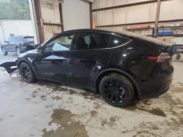 7SAYGDEE8PA072747 2023 TESLA MODEL Y - Image 2