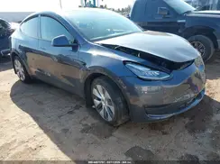 7SAYGDEE8PA085725 2023 TESLA MODEL Y