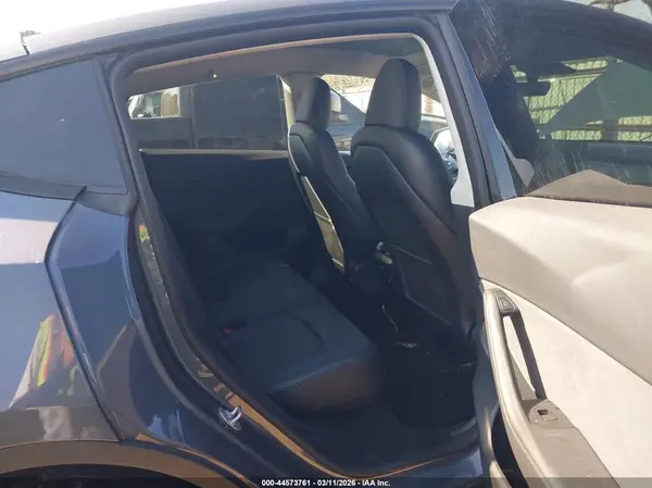 7SAYGDEE8PA085725 2023 TESLA MODEL Y - Image 8