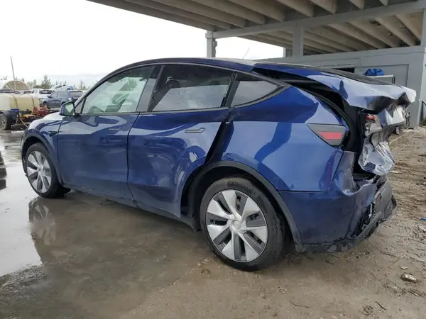 7SAYGDEE8PA086826 2023 TESLA MODEL Y - Image 2