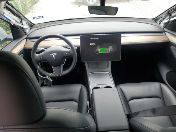 7SAYGDEE8PA094120 2023 TESLA MODEL Y - Image 8