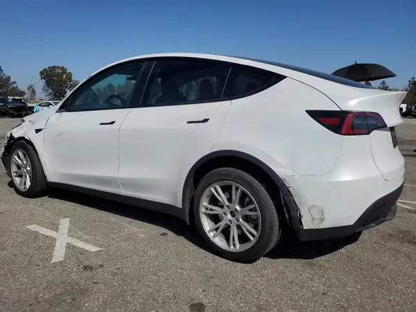 7SAYGDEE8PA094621 2023 TESLA MODEL Y - Image 2