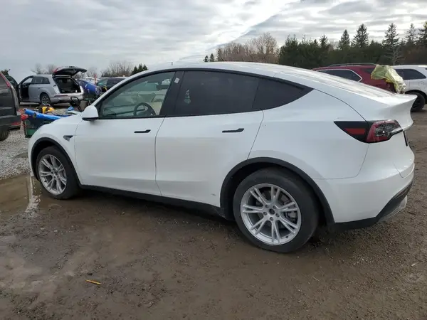 7SAYGDEE8PA096241 2023 TESLA MODEL Y - Image 2