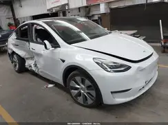 7SAYGDEE8PA097731 2023 TESLA MODEL Y