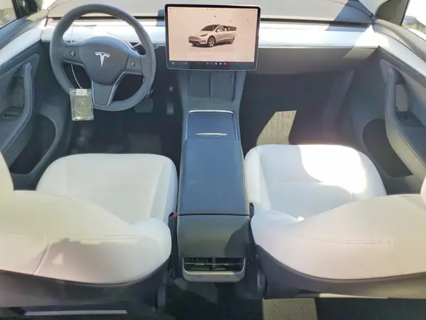 7SAYGDEE8PA097762 2023 TESLA MODEL Y - Image 8