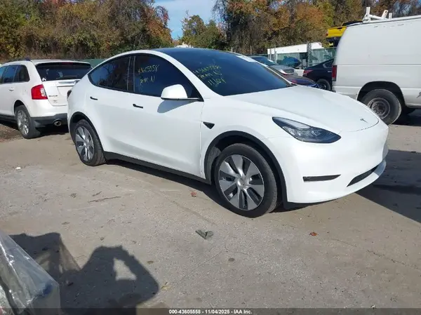 7SAYGDEE8PA099530 2023 TESLA MODEL Y - Image 1
