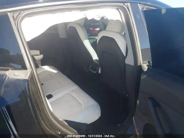 7SAYGDEE8PA100532 2023 TESLA MODEL Y - Image 8
