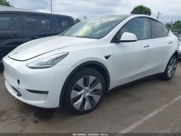 7SAYGDEE8PA100711 2023 TESLA MODEL Y - Image 2