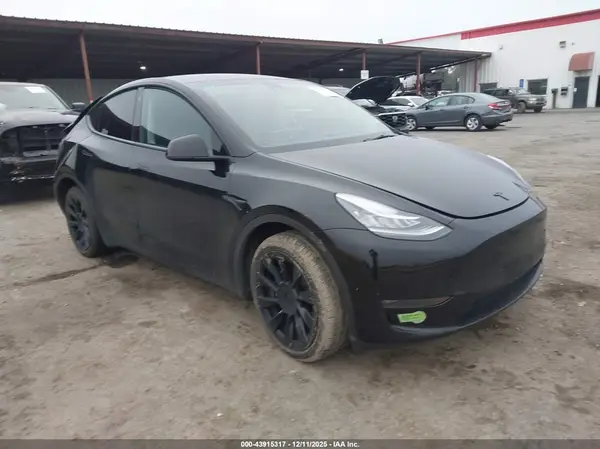 7SAYGDEE8PA101552 2023 TESLA MODEL Y - Image 1