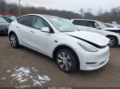 7SAYGDEE8PA105374 2023 TESLA MODEL Y