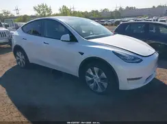7SAYGDEE8PA105892 2023 TESLA MODEL Y