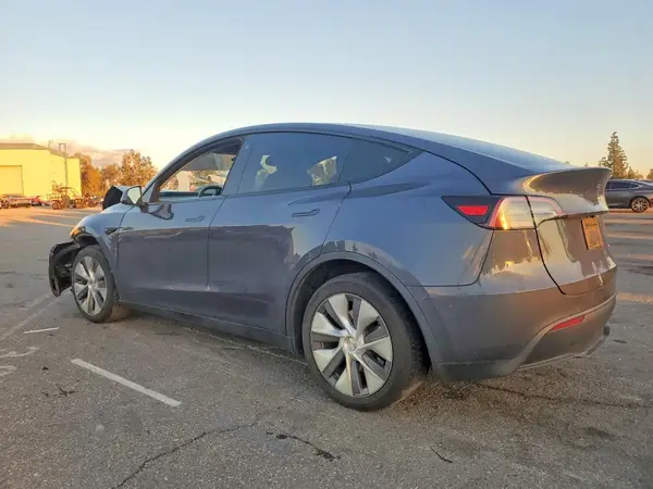 7SAYGDEE8PA109313 2023 TESLA MODEL Y - Image 2