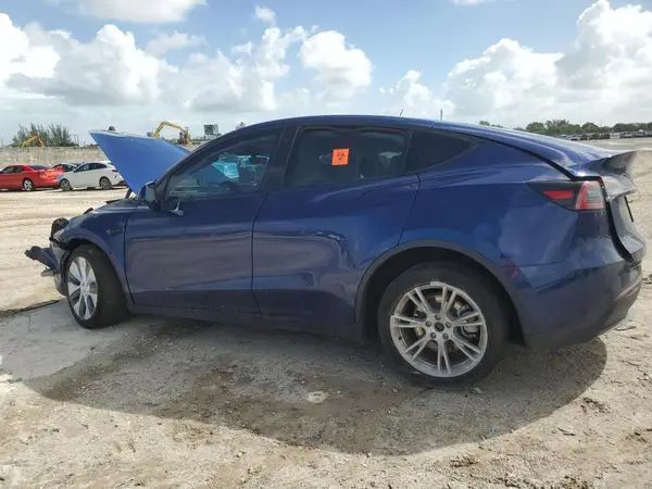 7SAYGDEE8PA111272 2023 TESLA MODEL Y - Image 2