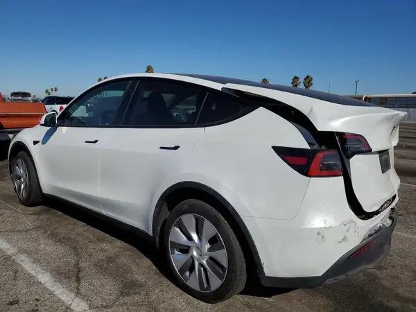 7SAYGDEE8PA111899 2023 TESLA MODEL Y - Image 2