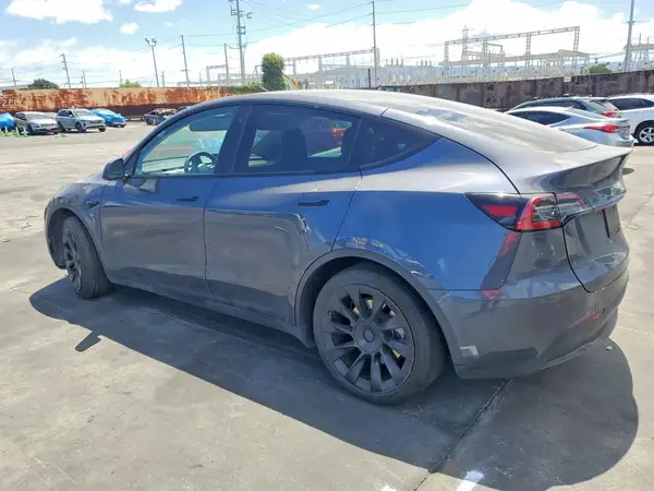 7SAYGDEE8PA113412 2023 TESLA MODEL Y - Image 2