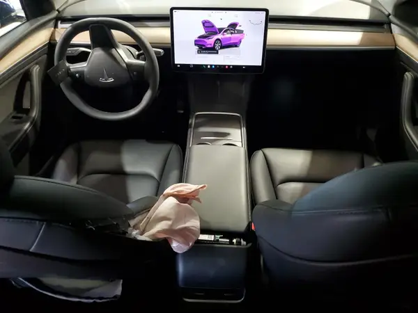 7SAYGDEE8PA119386 2023 TESLA MODEL Y - Image 8