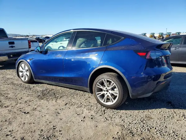 7SAYGDEE8PA119632 2023 TESLA MODEL Y - Image 2