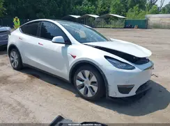 7SAYGDEE8PA121610 2023 TESLA MODEL Y