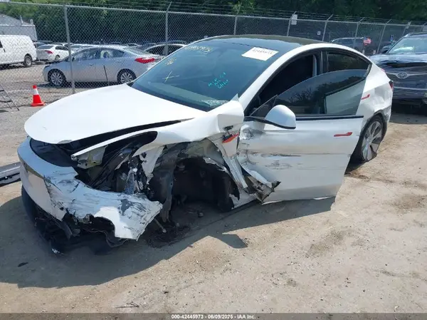 7SAYGDEE8PA121610 2023 TESLA MODEL Y - Image 2