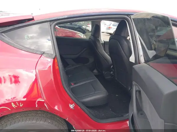 7SAYGDEE8PA122692 2023 TESLA MODEL Y - Image 8