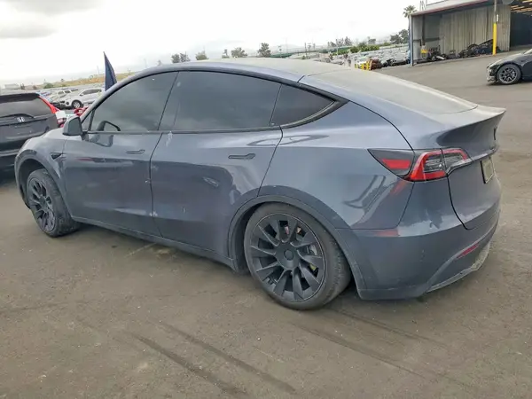 7SAYGDEE8PA130484 2023 TESLA MODEL Y - Image 2