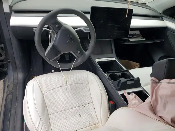 7SAYGDEE8PA130484 2023 TESLA MODEL Y - Image 8