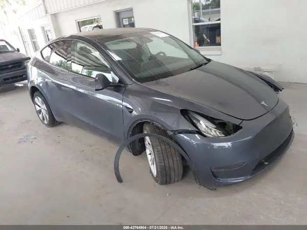 7SAYGDEE8PA135913 2023 TESLA MODEL Y - Image 1