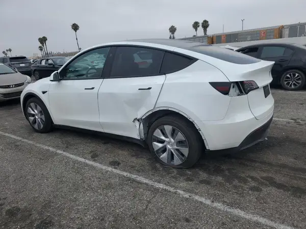 7SAYGDEE8PA137712 2023 TESLA MODEL Y - Image 2