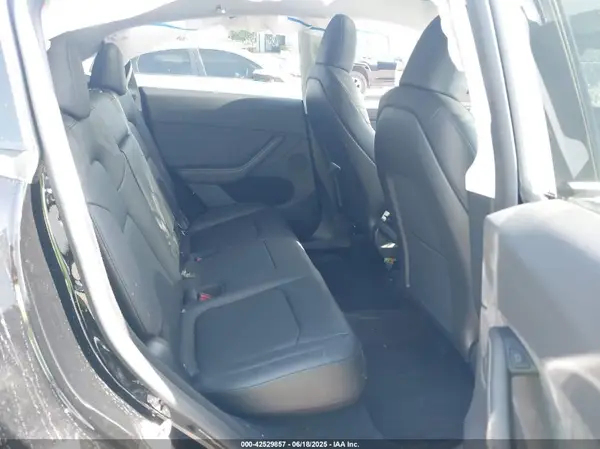 7SAYGDEE8PA138813 2023 TESLA MODEL Y - Image 8