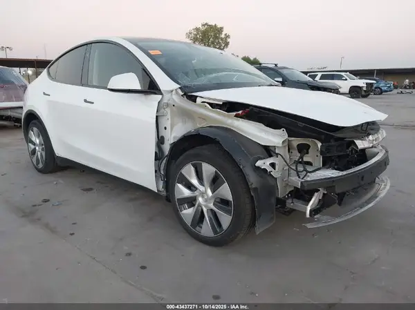 7SAYGDEE8PA147396 2023 TESLA MODEL Y - Image 1