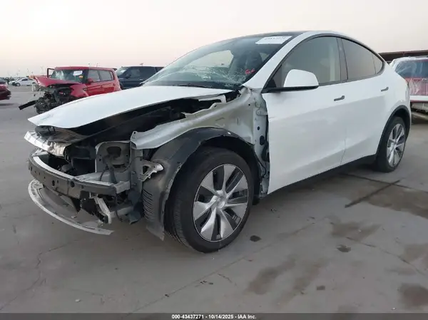 7SAYGDEE8PA147396 2023 TESLA MODEL Y - Image 2