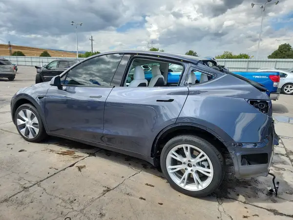 7SAYGDEE8PA150136 2023 TESLA MODEL Y - Image 2