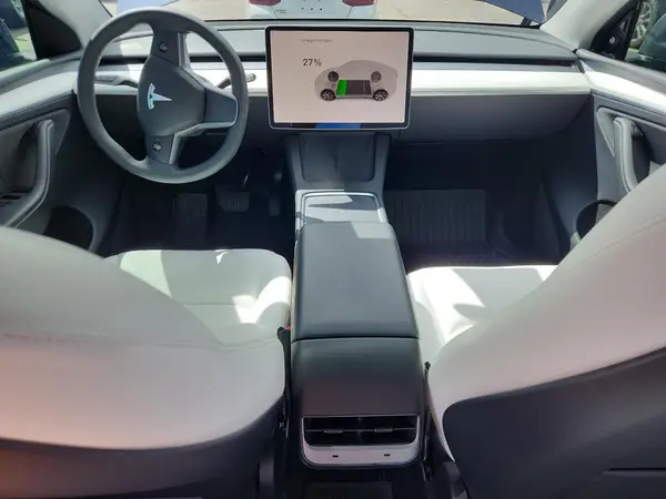 7SAYGDEE8PA150136 2023 TESLA MODEL Y - Image 8